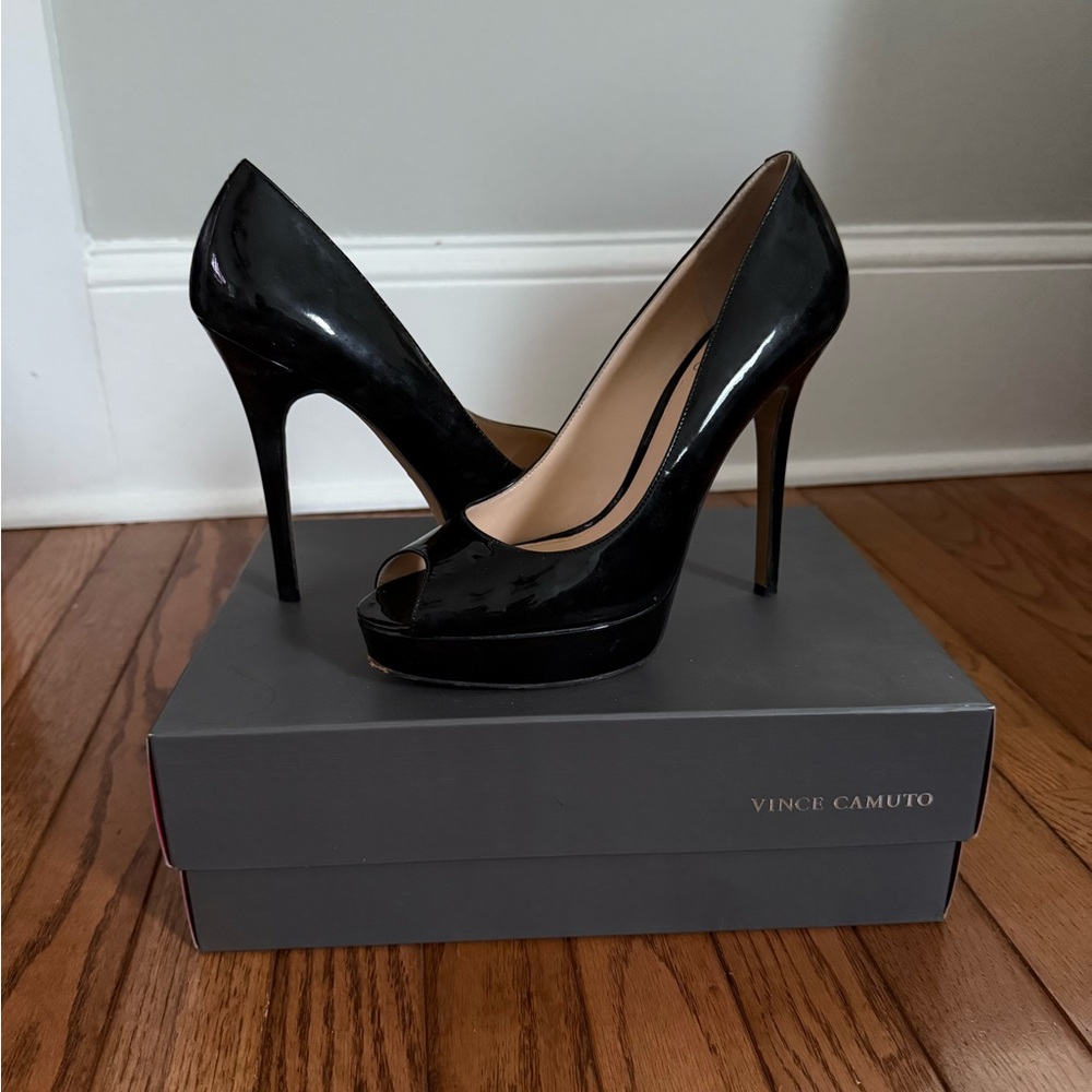 Vince Camuto VC-Lorim black patent leather open toe platform stiletto heels